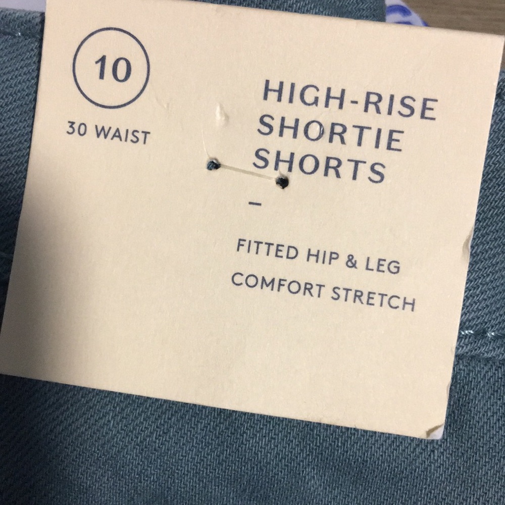 Universal Thread High Rise Shortie Shorts Size 10 - Picture 9 of 9